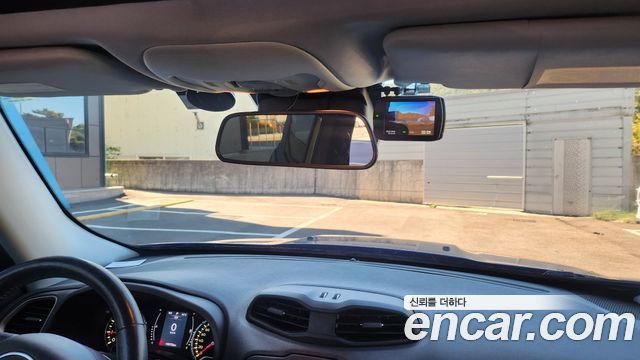 Jeep Renegade 2017 — photo 9