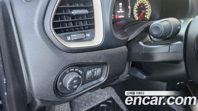 Jeep Renegade 2017 — photo 11