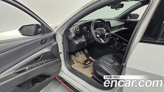 Hyundai AVANTE 2022 — photo 13
