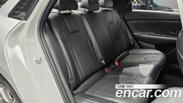 Hyundai AVANTE 2022 — photo 17