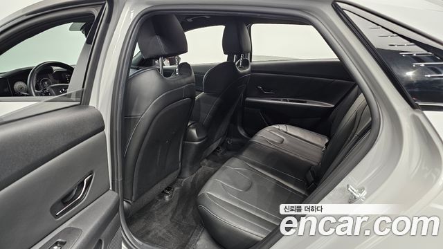 Hyundai AVANTE 2022 — photo 18