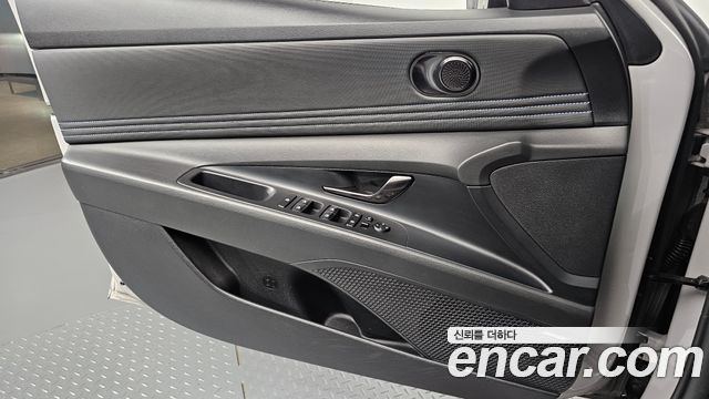 Hyundai AVANTE 2022 — photo 14