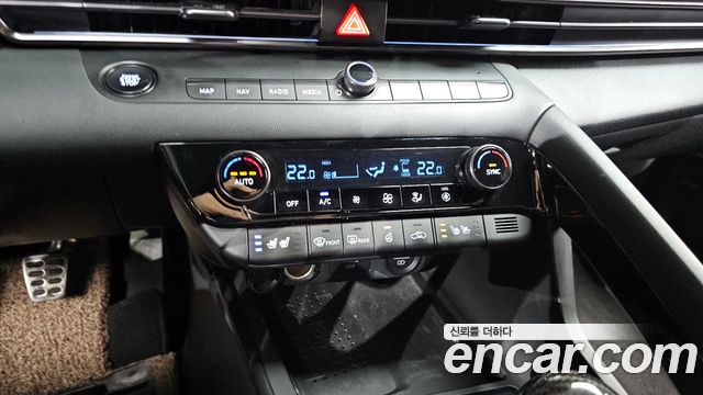 Hyundai AVANTE 2022 — photo 31