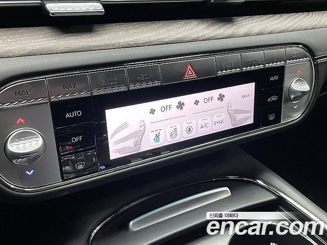 Genesis G90 2022 — photo 14