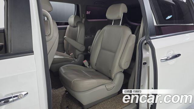 Kia Canival 2018 — photo 11
