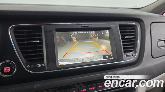 Kia Canival 2018 — photo 17