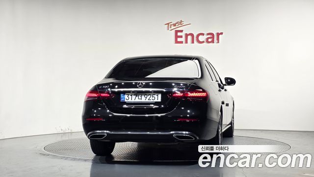 Mercedes-Benz E-Class 2021 — photo 4