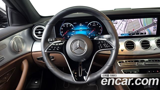 Mercedes-Benz E-Class 2021 — photo 19