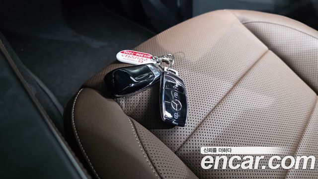 Mercedes-Benz E-Class 2021 — photo 21