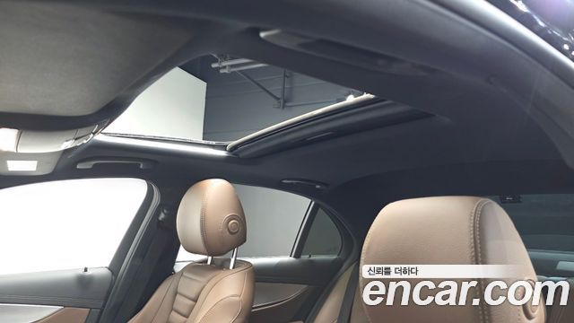 Mercedes-Benz E-Class 2021 — photo 23