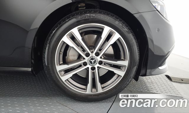 Mercedes-Benz E-Class 2021 — photo 7