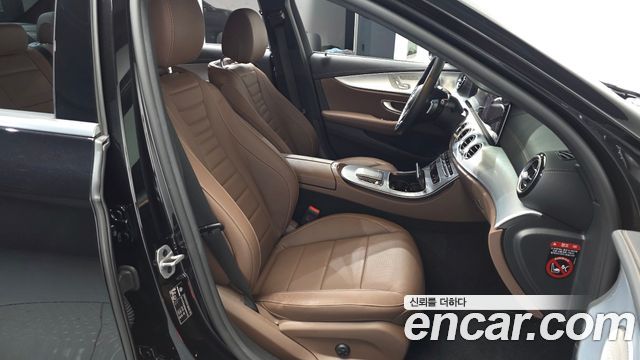 Mercedes-Benz E-Class 2021 — photo 16
