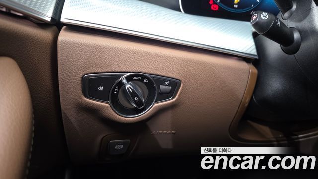 Mercedes-Benz E-Class 2021 — photo 27