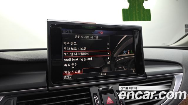 Audi A7 2016 — photo 16