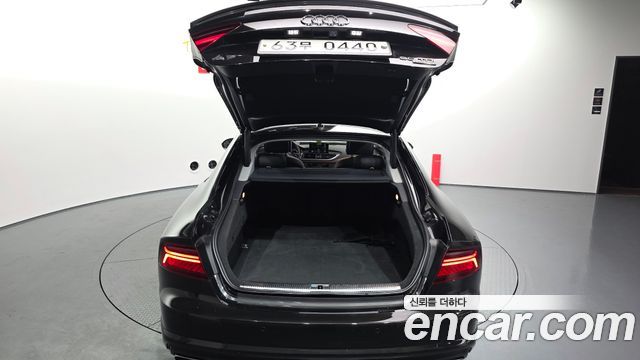 Audi A7 2016 — photo 20