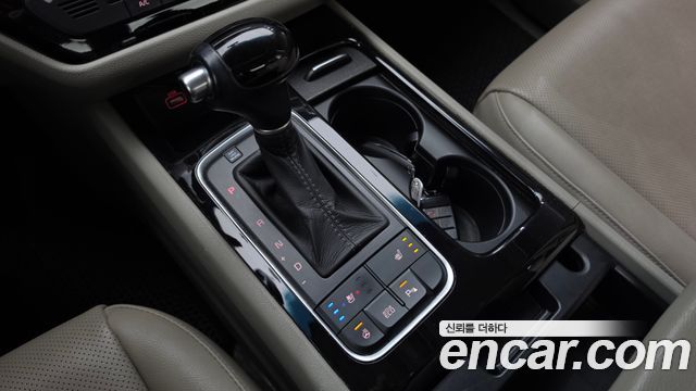 Kia Canival 2015 — photo 9