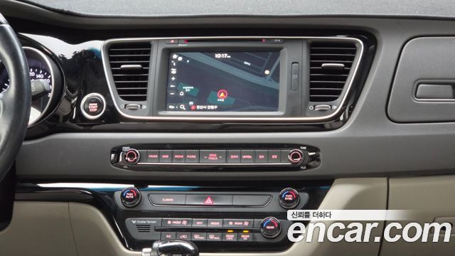 Kia Canival 2015 — photo 14