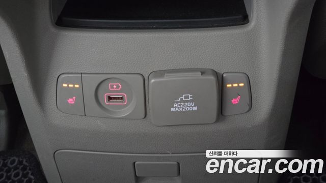 Kia Canival 2015 — photo 17