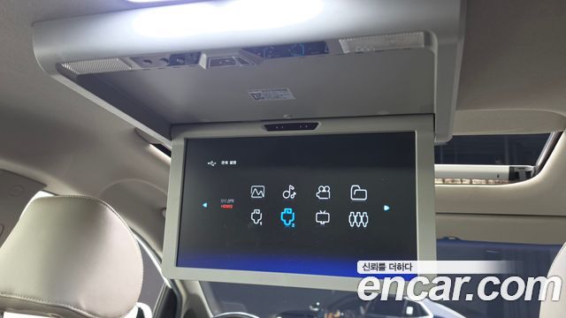 Kia Canival 2015 — photo 18