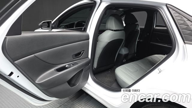 Hyundai AVANTE 2024 — photo 16
