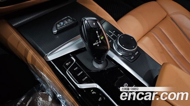 BMW 5-Series 2023 — photo 12