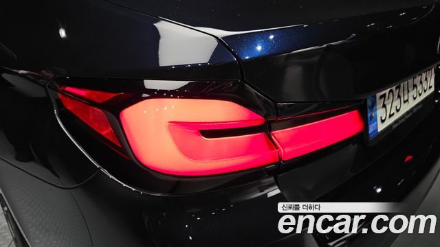 BMW 5-Series 2023 — photo 9