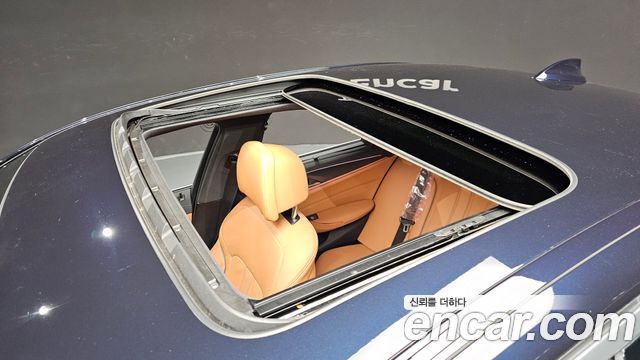 BMW 5-Series 2023 — photo 31