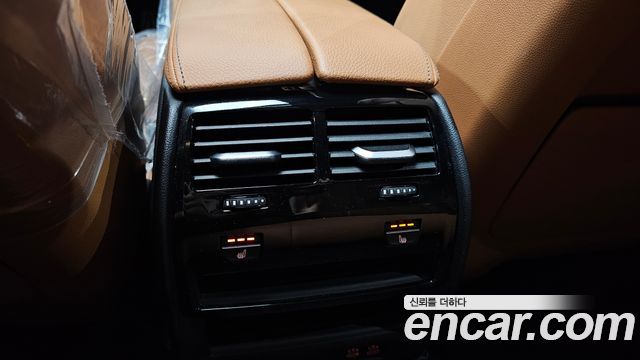 BMW 5-Series 2023 — photo 32