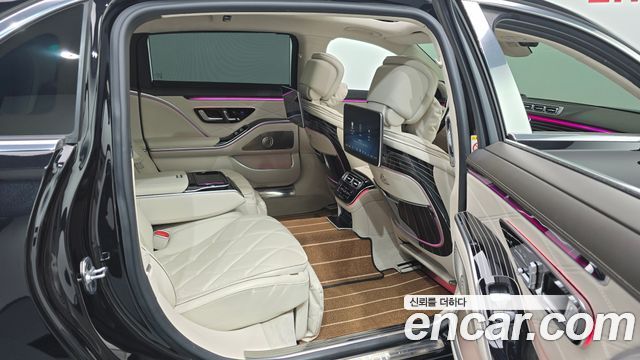 Mercedes-Benz S-Class 2024 — photo 17