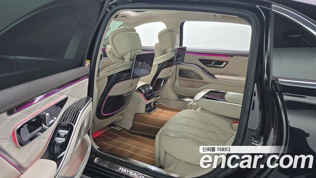 Mercedes-Benz S-Class 2024 — photo 18