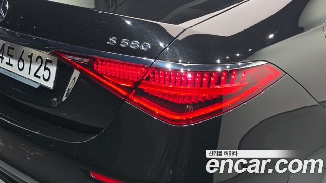 Mercedes-Benz S-Class 2024 — photo 9