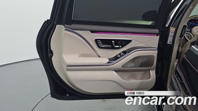 Mercedes-Benz S-Class 2024 — photo 15