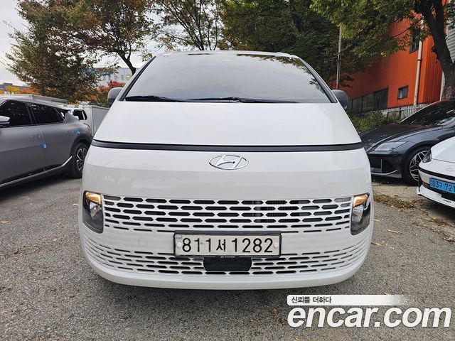 Hyundai Staria 2022 — photo 1