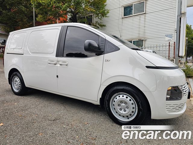 Hyundai Staria 2022 — photo 3