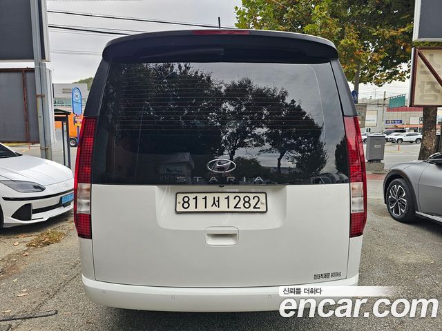 Hyundai Staria 2022 — photo 4