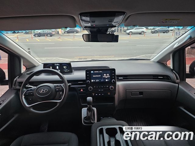 Hyundai Staria 2022 — photo 9