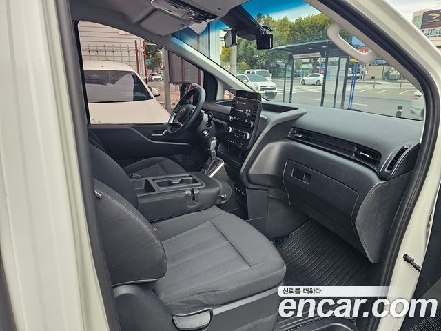 Hyundai Staria 2022 — photo 11