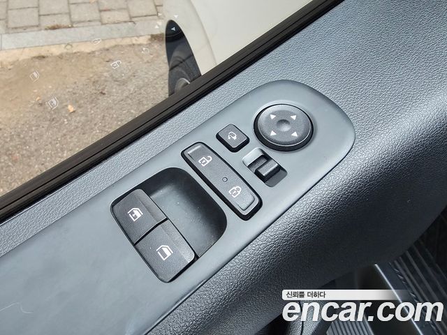 Hyundai Staria 2022 — photo 12