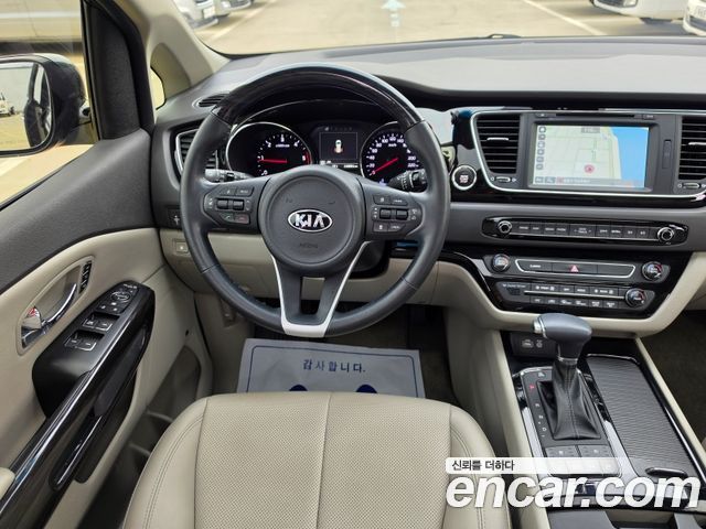 Kia Canival 2018 — photo 9