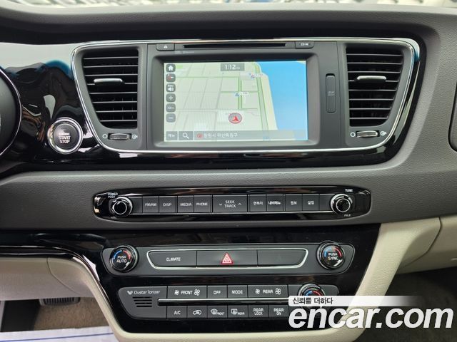 Kia Canival 2018 — photo 16