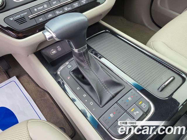 Kia Canival 2018 — photo 18