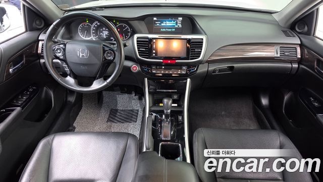 Honda Accord 2017 — photo 10