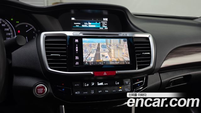 Honda Accord 2017 — photo 20