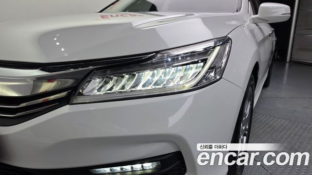 Honda Accord 2017 — photo 8