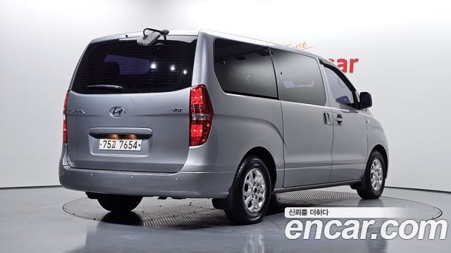 Hyundai Starex 2017 — photo 2