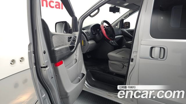 Hyundai Starex 2017 — photo 10