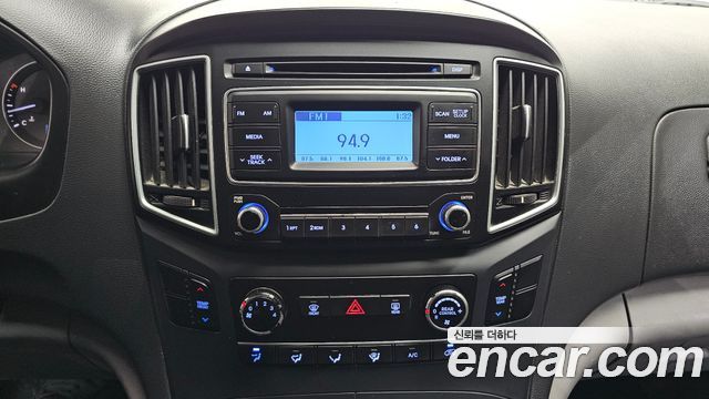 Hyundai Starex 2017 — photo 14