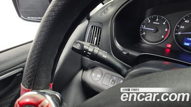Hyundai Starex 2017 — photo 16