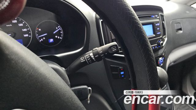 Hyundai Starex 2017 — photo 17