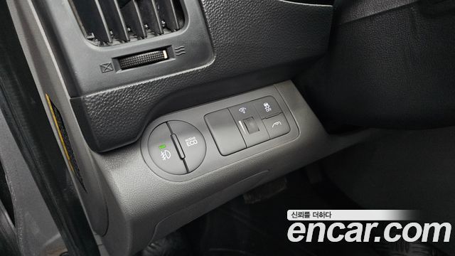 Hyundai Starex 2017 — photo 18